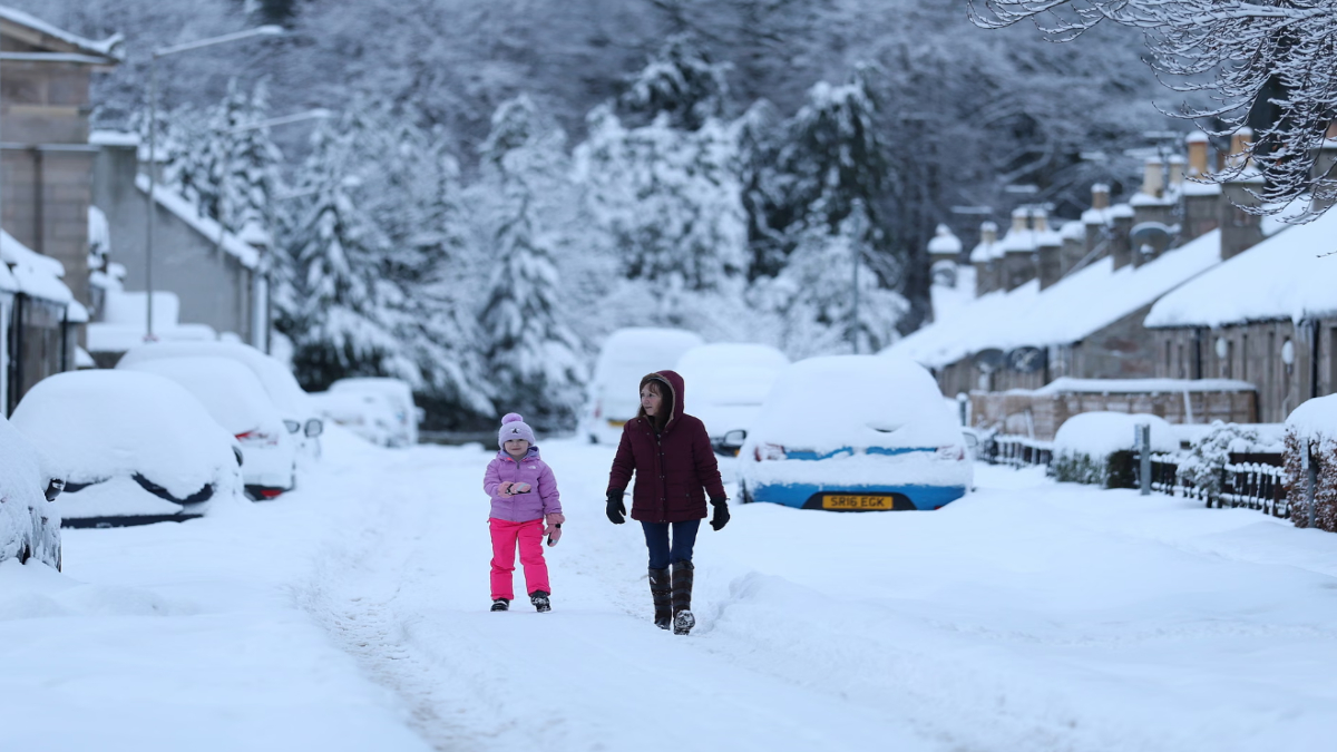 UK WEATHER UPDATE: Sub-zero temperatures continue in Bradford with snow-covered streets